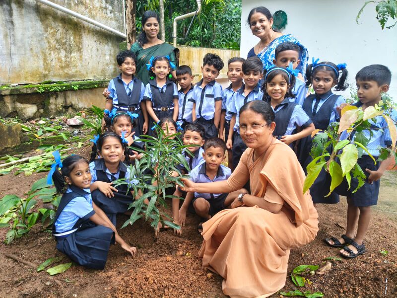 പ്രമാണം:26253 env (2).jpg
