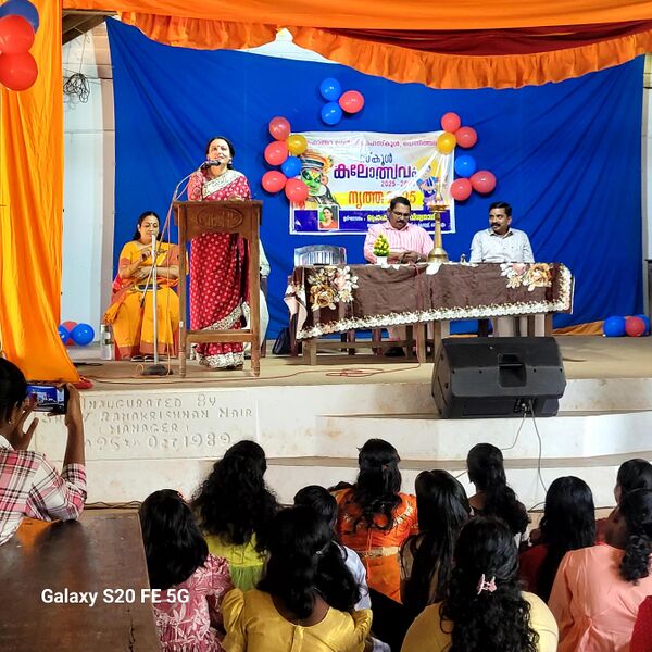 പ്രമാണം:36012 school kalolsavam.jpg