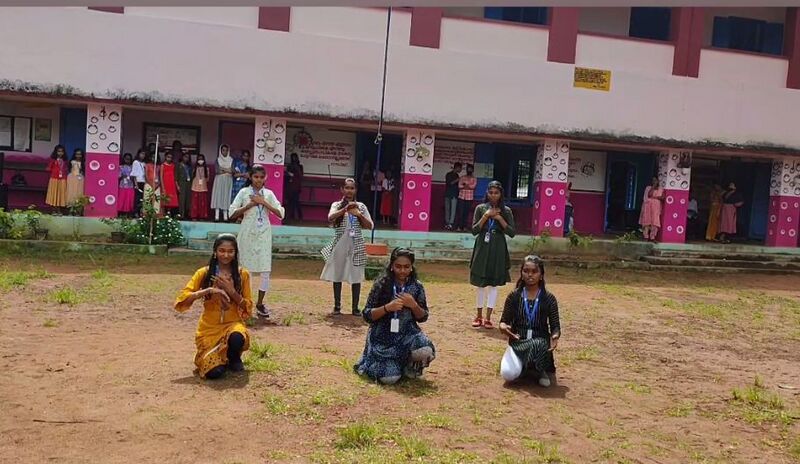 പ്രമാണം:39055 hindi5.JPG