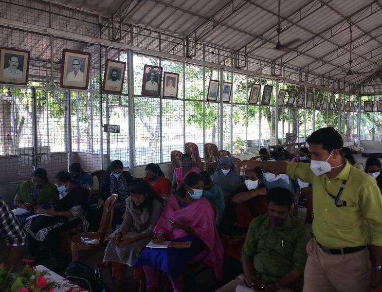 പ്രമാണം:Ekm 25060-01.jpeg