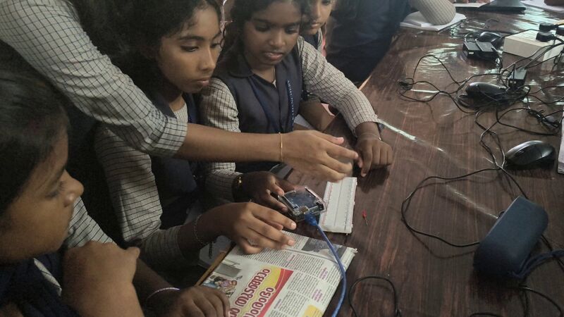 പ്രമാണം:Pr2 23-24 D MLP 19034.jpg