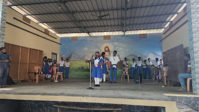 പ്രമാണം:Spokeneng 35052 23 3.jpg