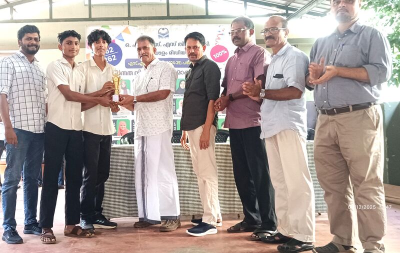 പ്രമാണം:19009-YIP AADARSAM DISTRICT LEVEL.jpg