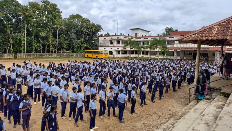 പ്രമാണം:33064 MGMLKTR ZUMBA PIC2.jpg