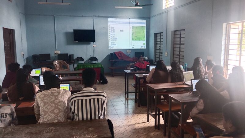 പ്രമാണം:36064 LK Unit camp2.jpg