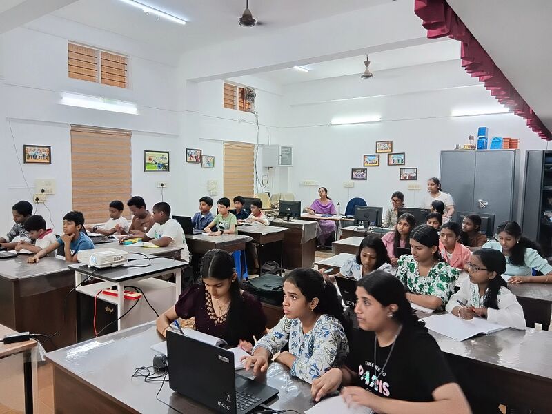 പ്രമാണം:37001 LK Summer Camp2026-3.jpg