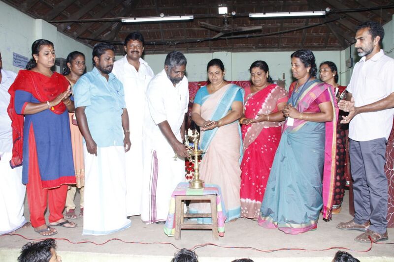 പ്രമാണം:38325 schoolvarshikam.jpg