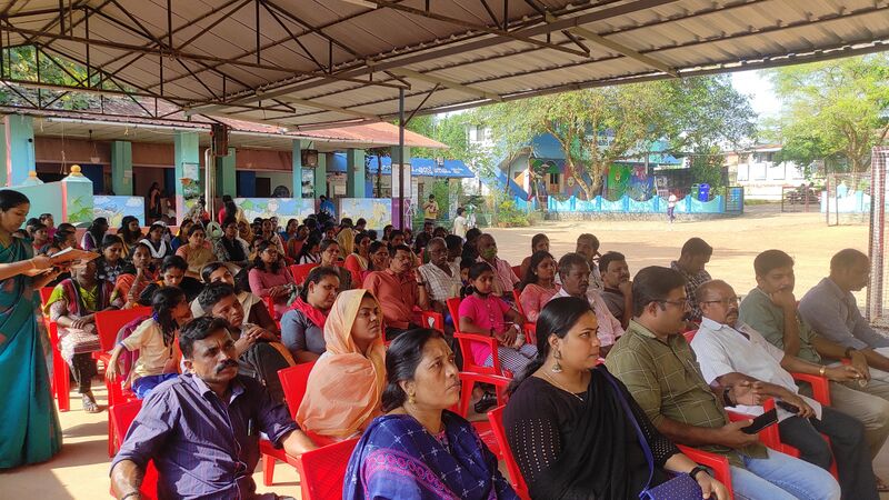 പ്രമാണം:44244 pta meeting4.jpg