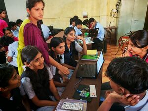 45027 robotic training1.jpg