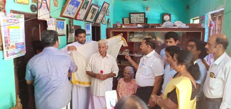 പ്രമാണം:45051 Guru5.jpg