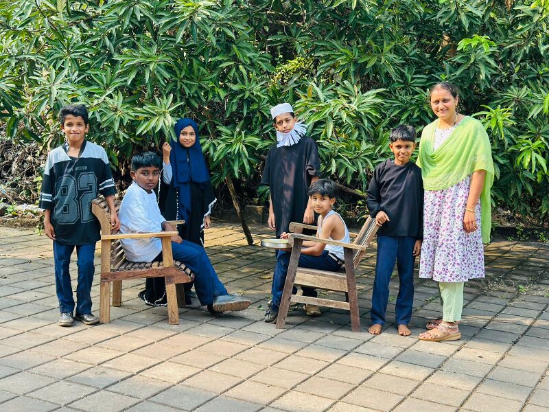 പ്രമാണം:11469 ENGLISHCLUB.jpg