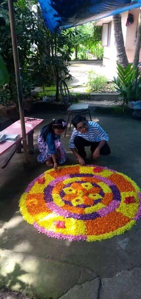 പ്രമാണം:12335-onam7.jpg