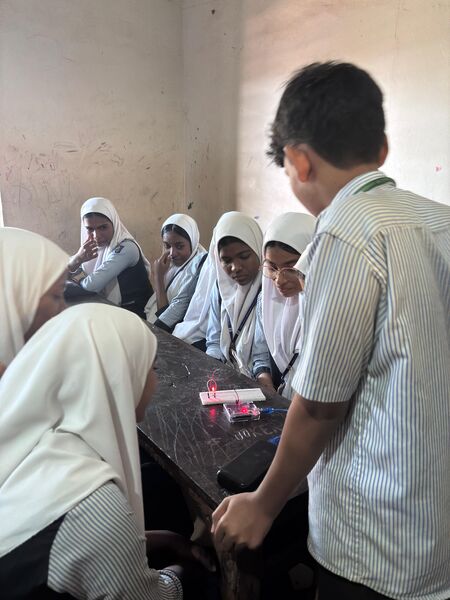 പ്രമാണം:18084 EMEA ROBOTICS 2.jpg