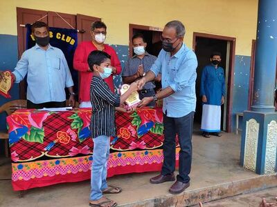 കേരളപ്പിറവിയോടനുബന്ധിച്ചു നടന്ന മത്സരങ്ങളിൽ വിജയികളെ അനുമോദിക്കുന്നു.