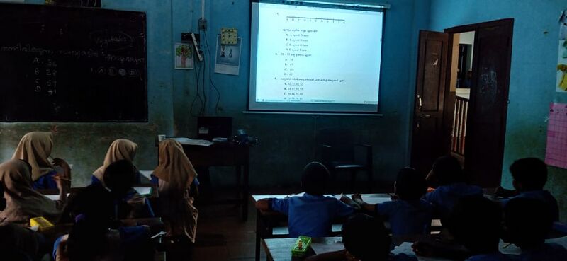 പ്രമാണം:19969 HI TECH CLASSROOM.jpg