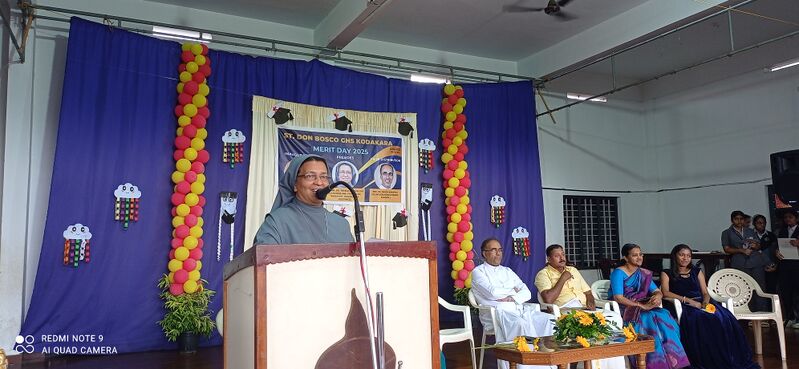 പ്രമാണം:23037 merit day.jpg