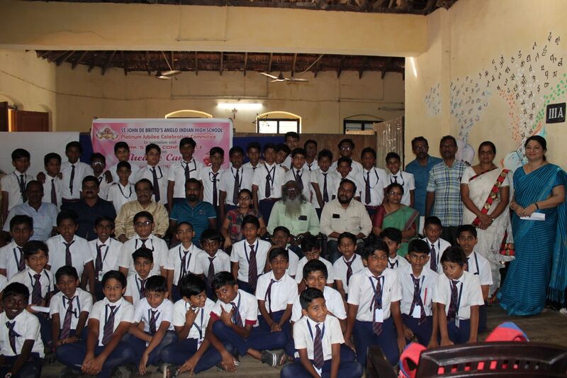 പ്രമാണം:26013 Theater Camp9.jpeg