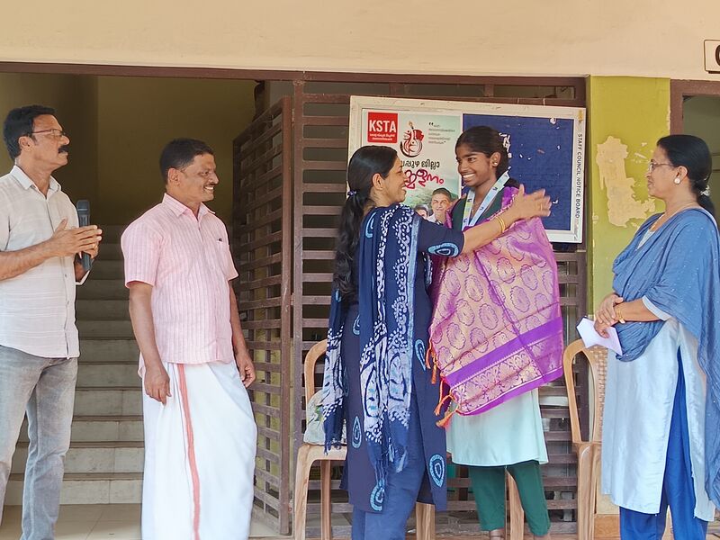 പ്രമാണം:34012anamika ajesh 24a.jpg