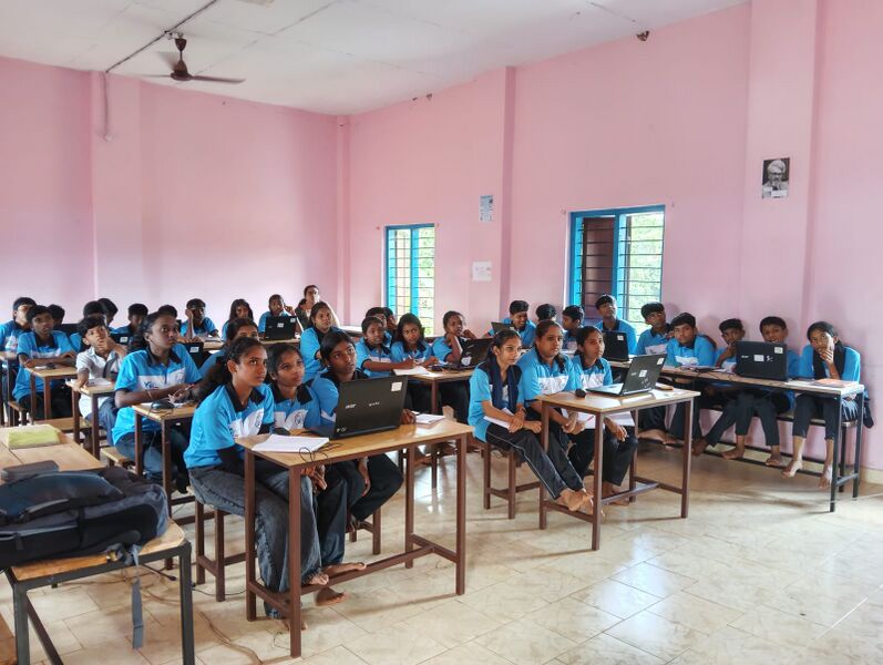 പ്രമാണം:36034 LK 2.jpg