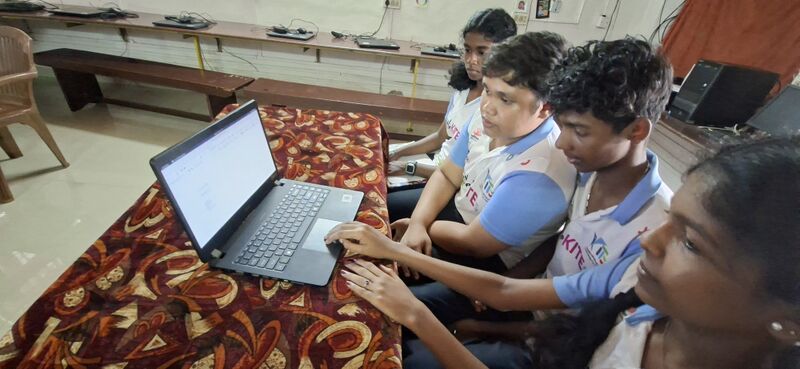 പ്രമാണം:38077 DTH.jpg