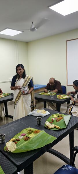 പ്രമാണം:Onam TVM9.resized.jpg