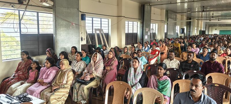 പ്രമാണം:15051 sslc PTA.jpg