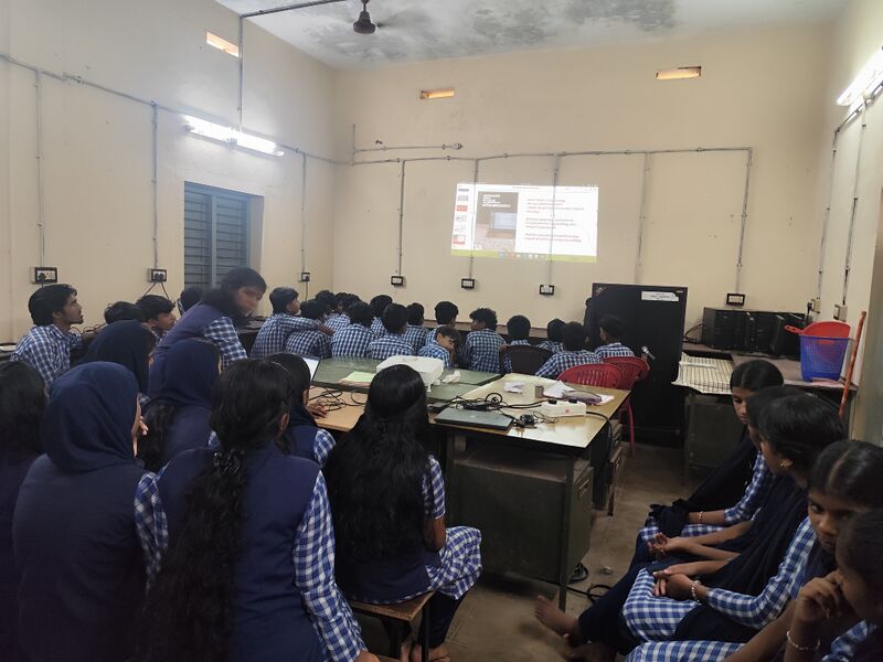 പ്രമാണം:19054 little3.jpg