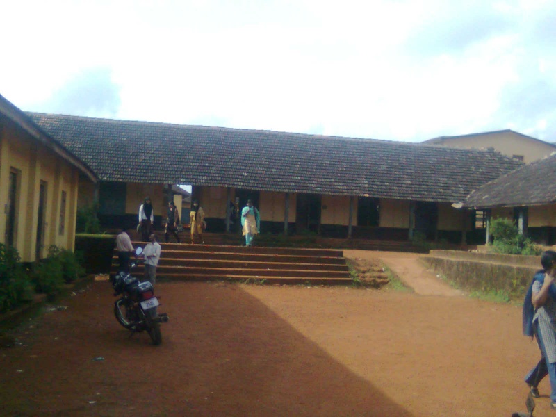 പ്രമാണം:20003 school.jpg