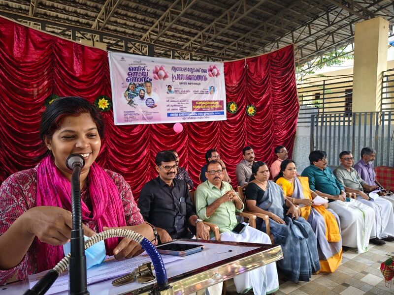 പ്രമാണം:20007 pravasanolsavam1.jpg