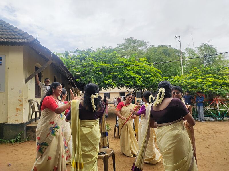 പ്രമാണം:23014 onam29-8-25.jpg