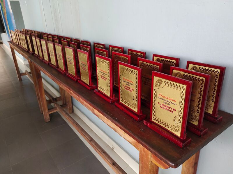 പ്രമാണം:25078 sslc awards2021.jpg