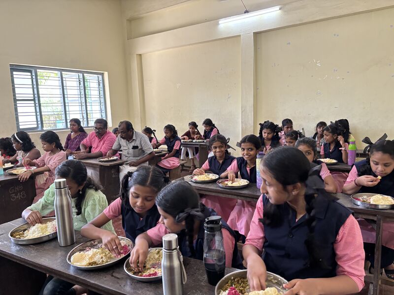 പ്രമാണം:26057 noonmeal2025.jpg