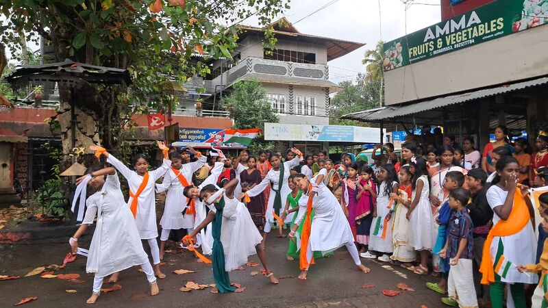 പ്രമാണം:36064-inde flash mob.jpg