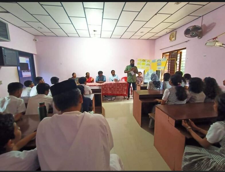 പ്രമാണം:38062 Aksharamadhuram 3.jpg