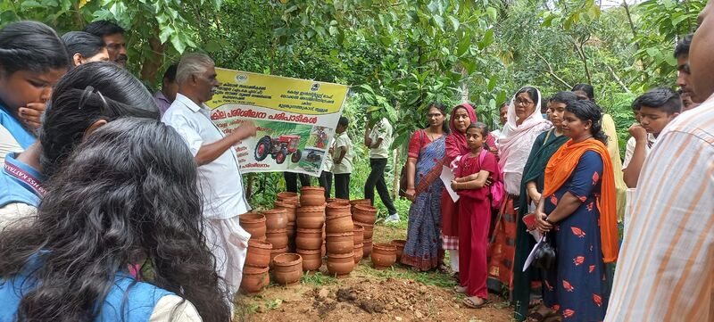 പ്രമാണം:44018 pk 2.jpg