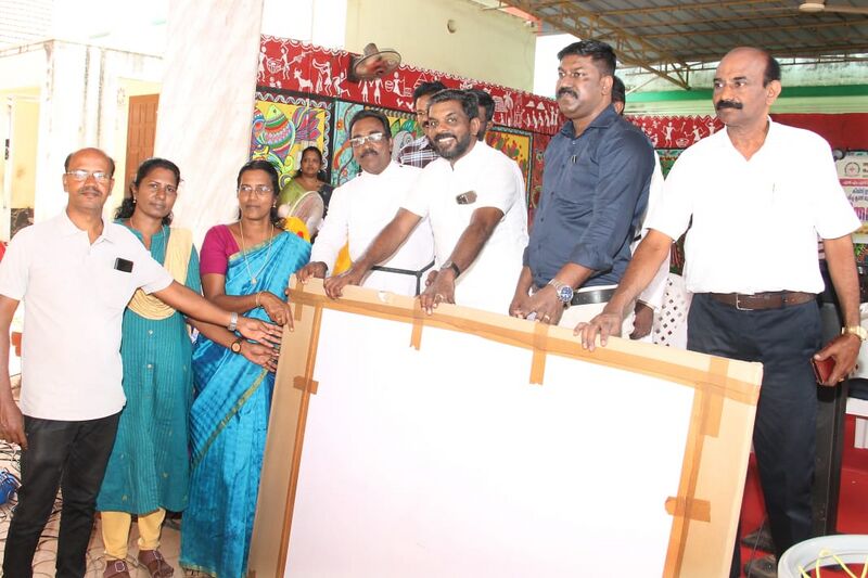 പ്രമാണം:BS TVM 44066 white.jpeg