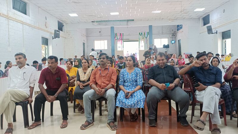 പ്രമാണം:Drcmlp-lk-mik 38.jpg