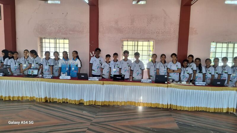 പ്രമാണം:11007 LKRobo 11.jpeg