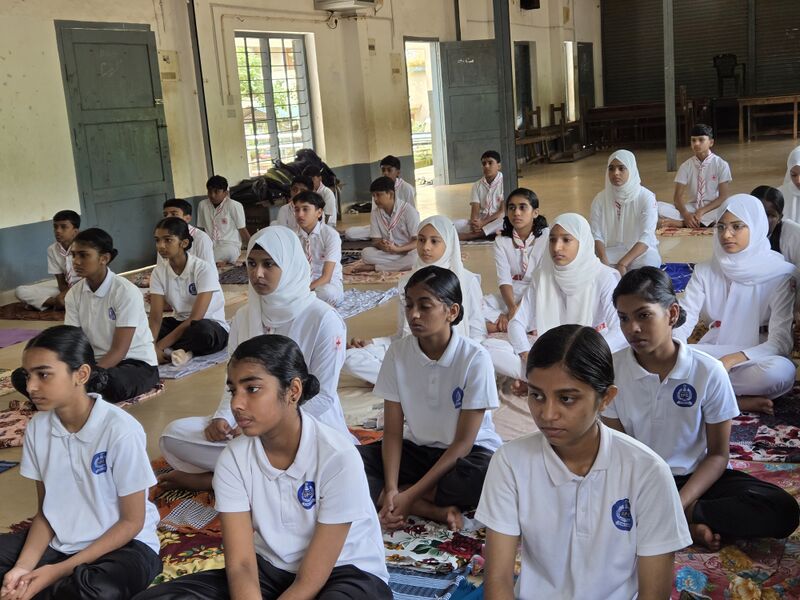 പ്രമാണം:14023-yoga day1.jpg