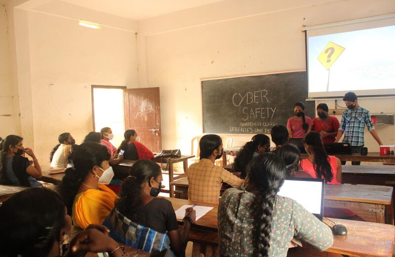 പ്രമാണം:15038-WYD-LKCS22-4 - Manoj.jpg