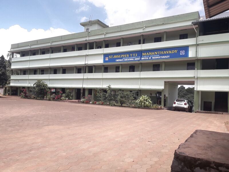 പ്രമാണം:15460 school.jpg