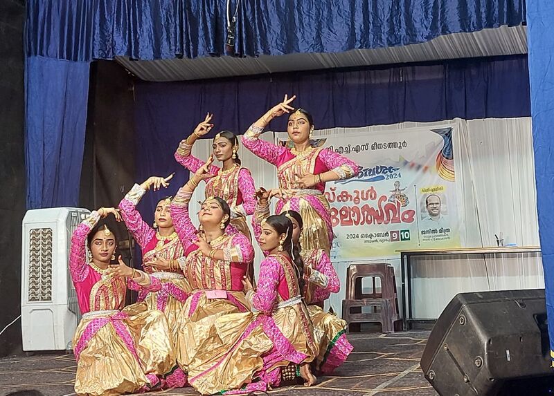 പ്രമാണം:19671 arts8.jpg