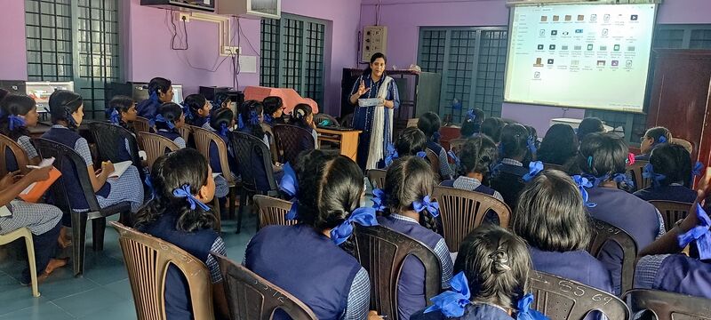 പ്രമാണം:22076 LK prilim1.resized.jpg