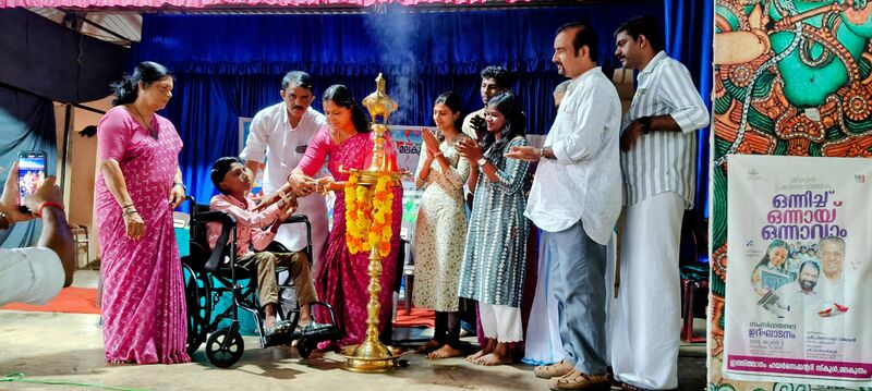 പ്രമാണം:33021 School reopening.jpg