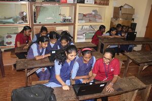 38102-pookalam teaching lk-5.JPG