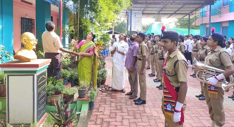 പ്രമാണം:42021 001278.jpg