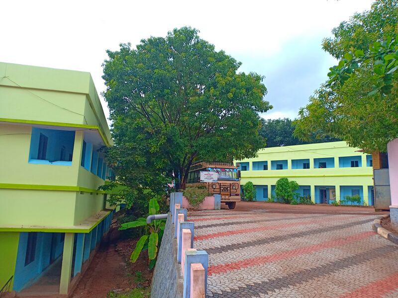 പ്രമാണം:44066 school1.jpg
