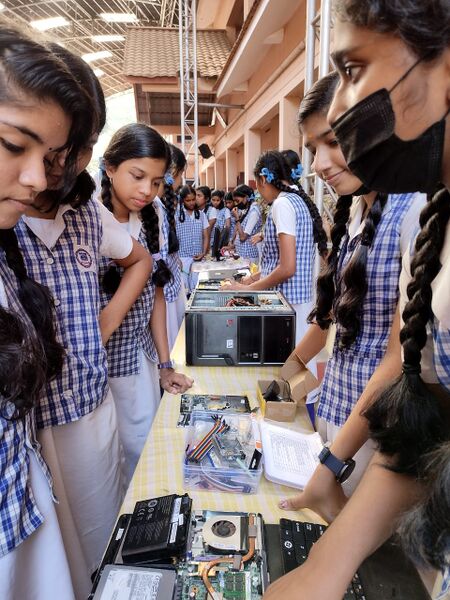 പ്രമാണം:16002 ITFEST2.jpeg