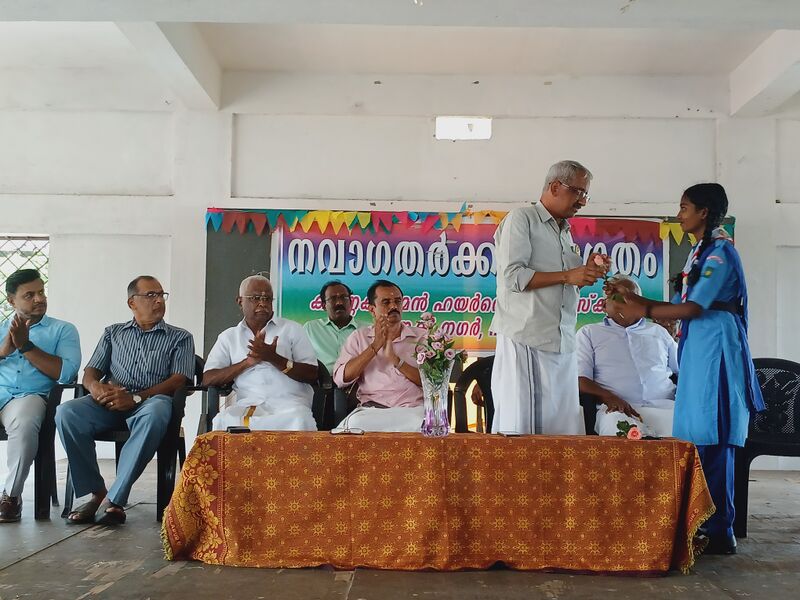 പ്രമാണം:21060 lk praveesh3.jpg