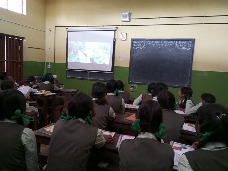 പ്രമാണം:23019-hitech-classroom.jpg